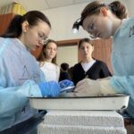 Команда хирургического кружка "Оперблок"  провела мастер-класс для лицеистов